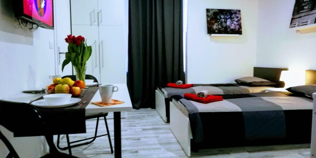 Zpula Center Apartments And Rooms Exterior foto