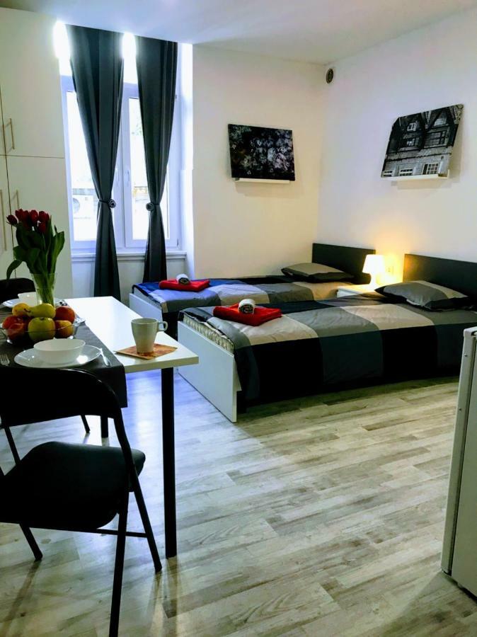 Zpula Center Apartments And Rooms Exterior foto