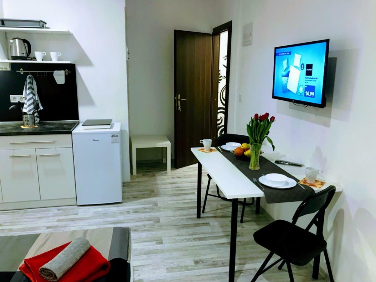 Zpula Center Apartments And Rooms Exterior foto