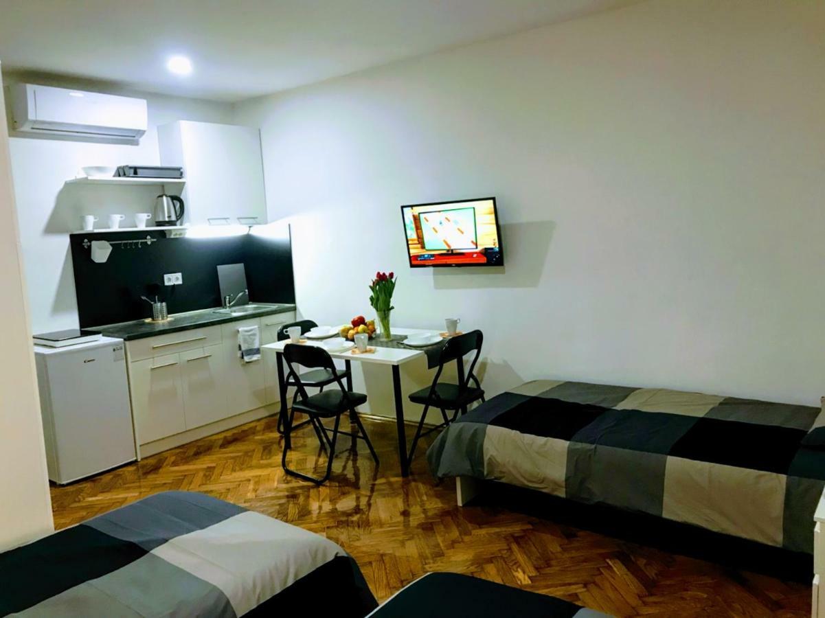 Zpula Center Apartments And Rooms Exterior foto