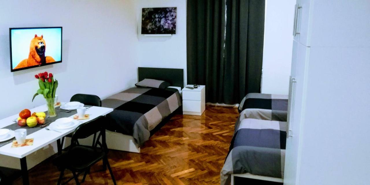 Zpula Center Apartments And Rooms Exterior foto