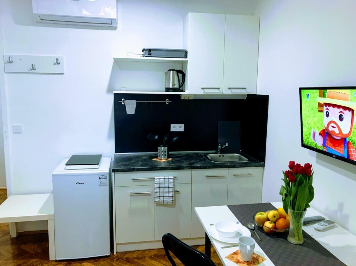 Zpula Center Apartments And Rooms Exterior foto