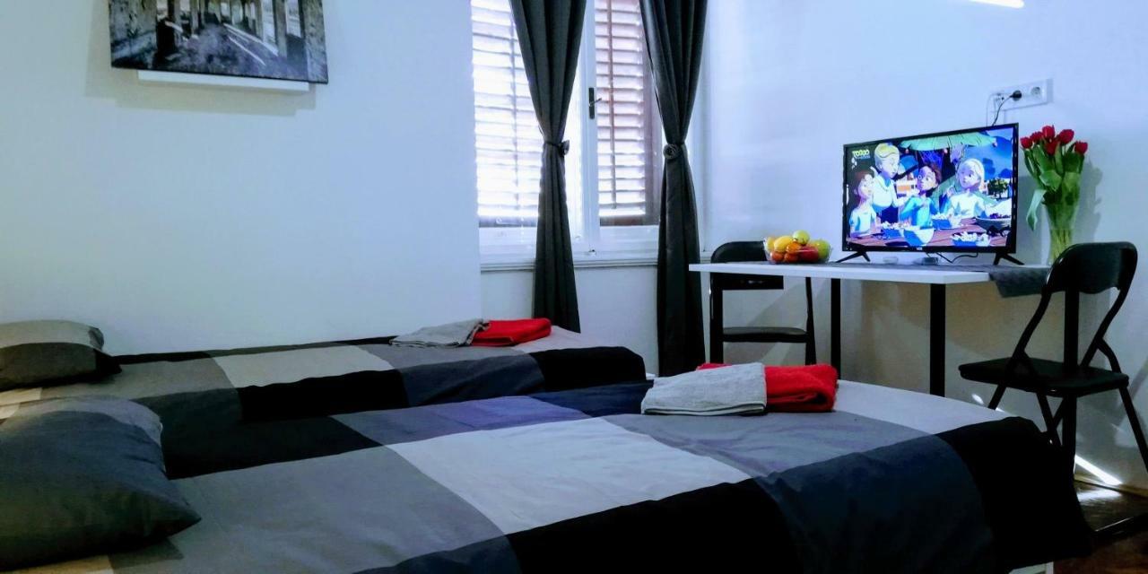 Zpula Center Apartments And Rooms Exterior foto