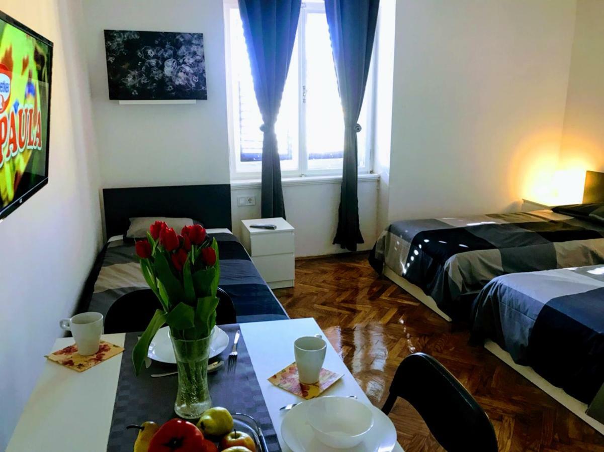 Zpula Center Apartments And Rooms Exterior foto